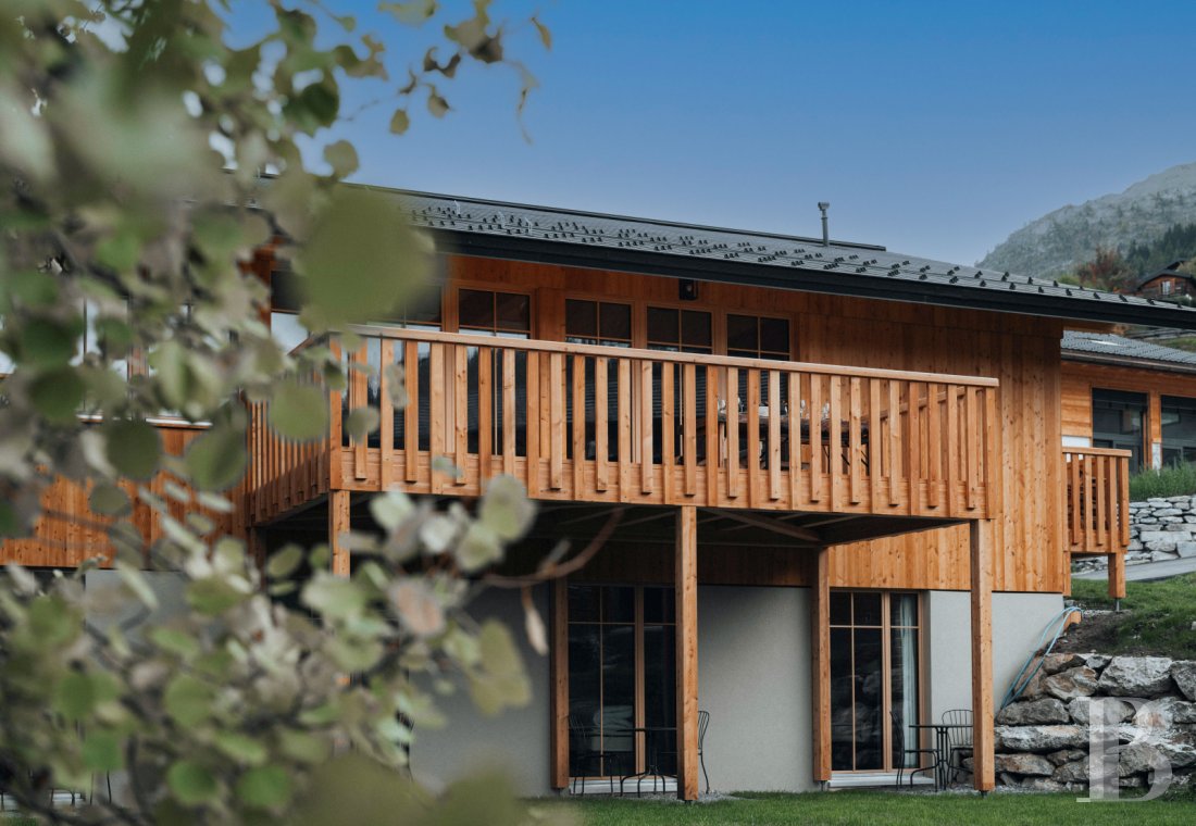 En Suisse, dans le canton du Valais, un vaste chalet à proximité du domaine des 4 Vallées - photo  n°22